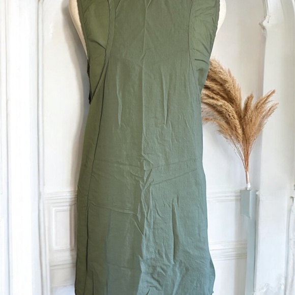 Green Mesh Embroidered Sleeveless Dress - Picture 3 of 6